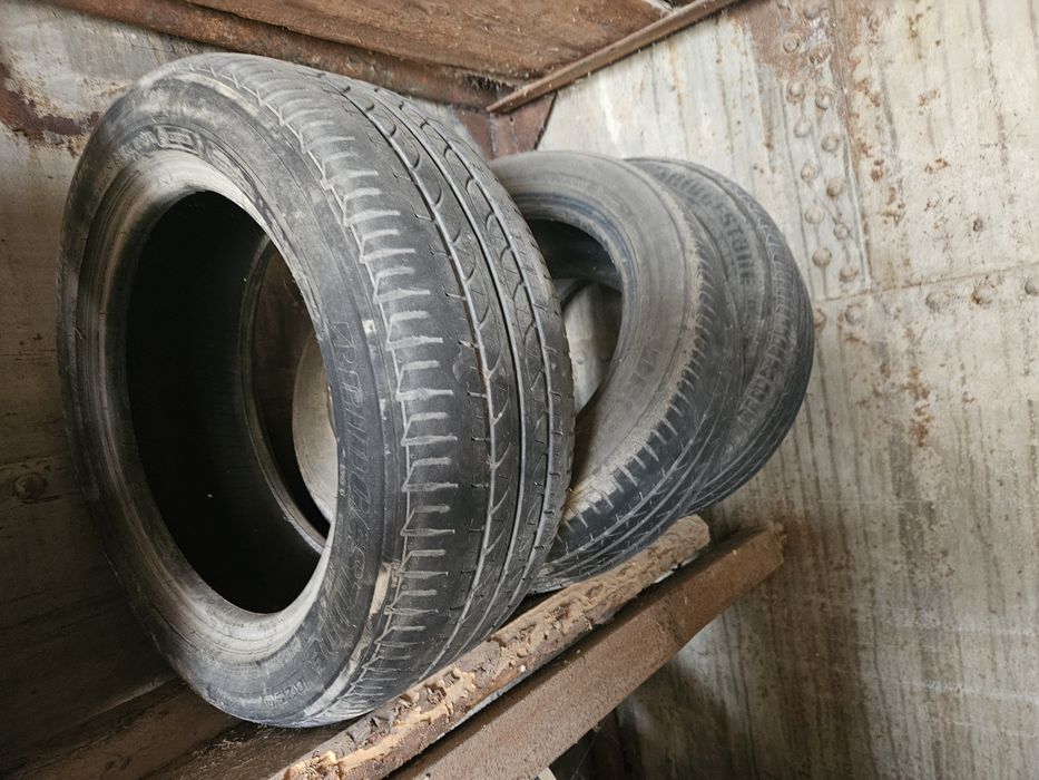 Продам летние покрышки и диски