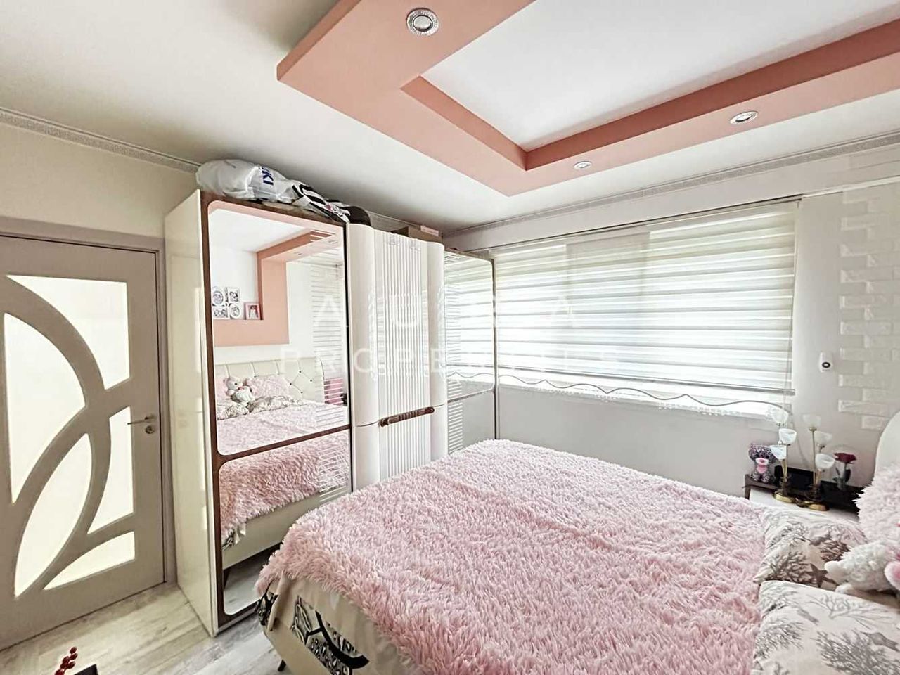 Продава се Тристаен апартамент в Разград, Орел - 76 кв.м за 1410 €/кв.м - Снимка #6