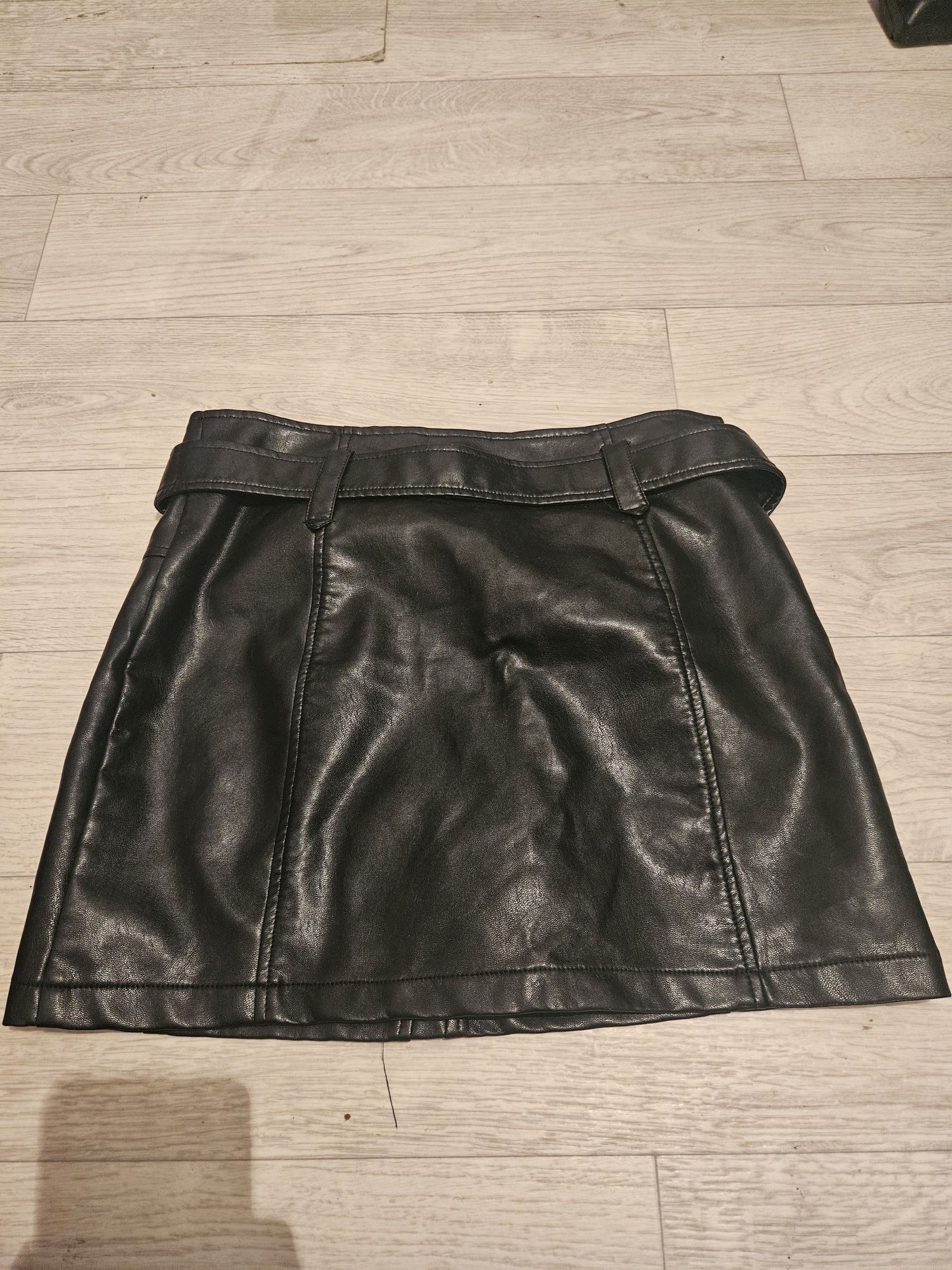 Продам юбку (экокожа)