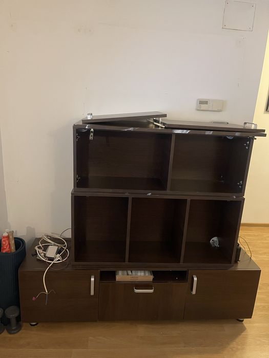 Comoda TV cu prindere in perete
