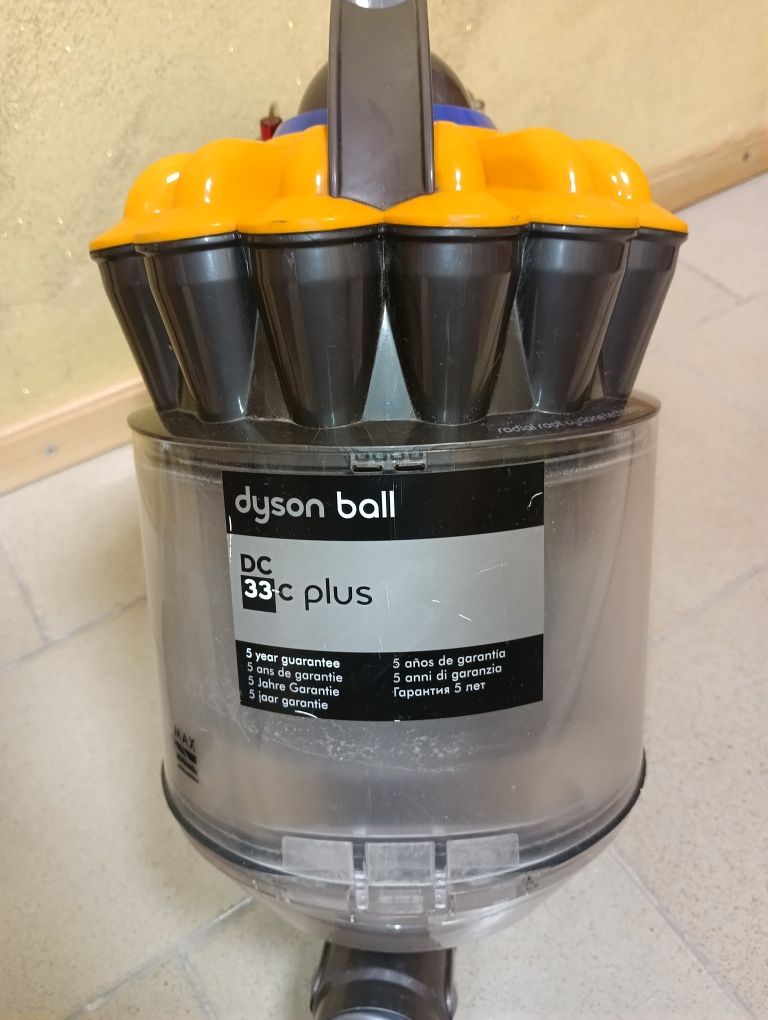 Dyson DC33C прахосмукачка Cyclone - 195 лв