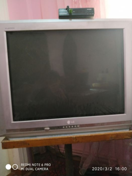 Телевизор LG экран 72см рабочий