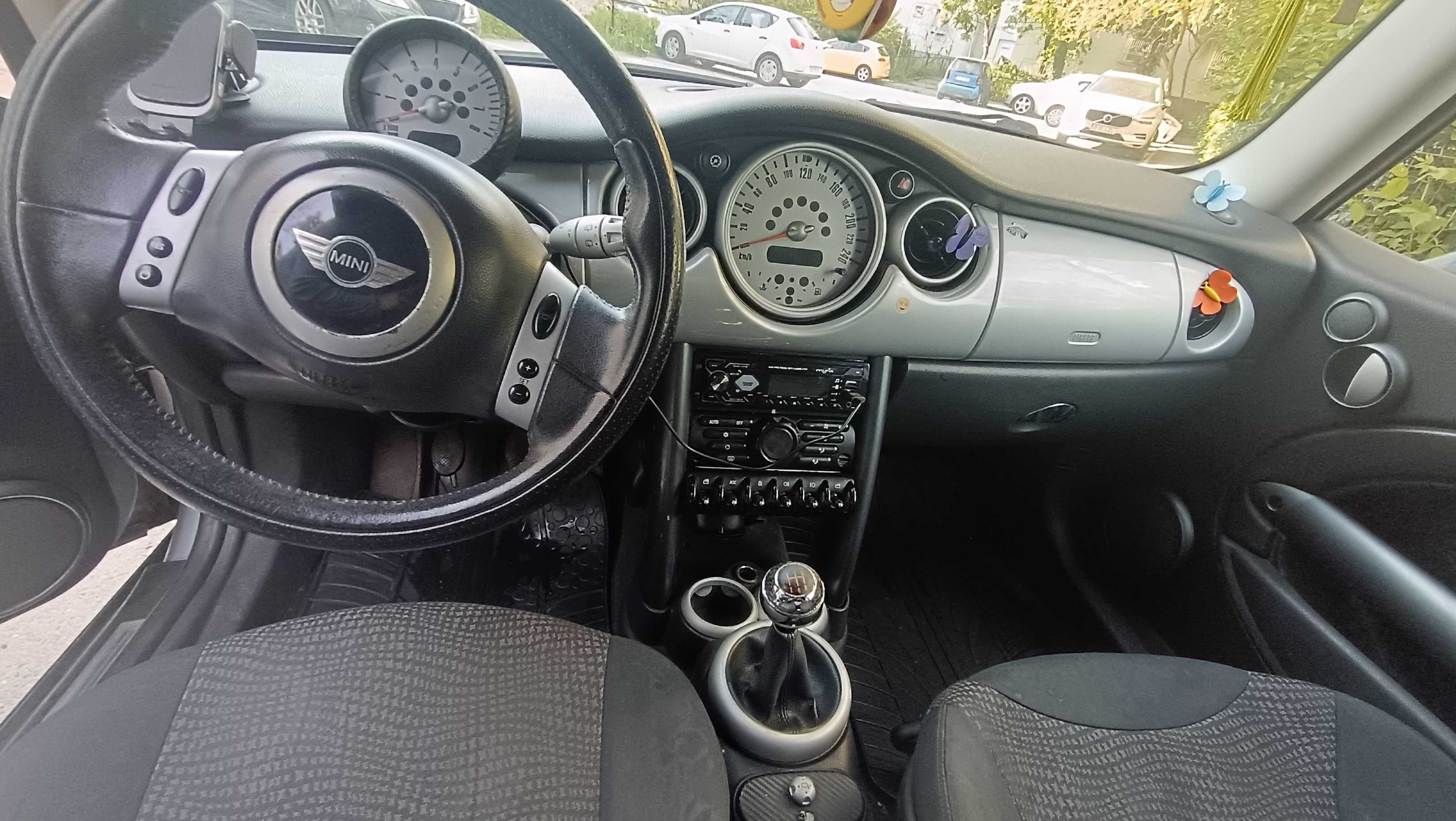 Vând mini cooper