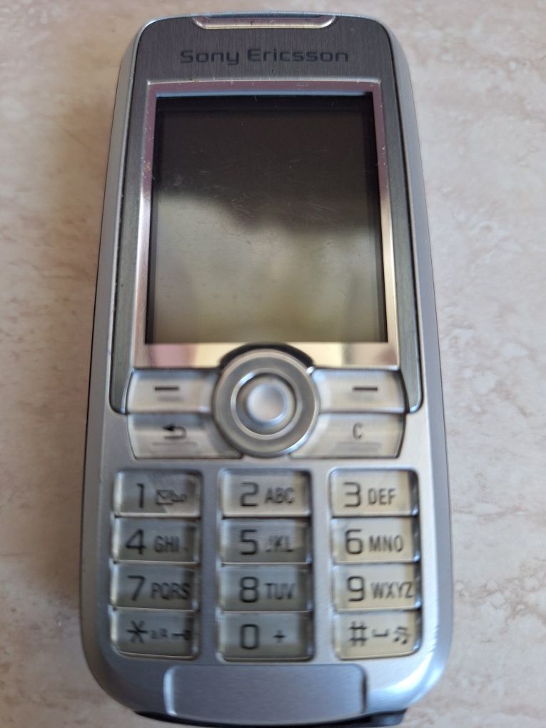 Telefon Ericsson K 700i