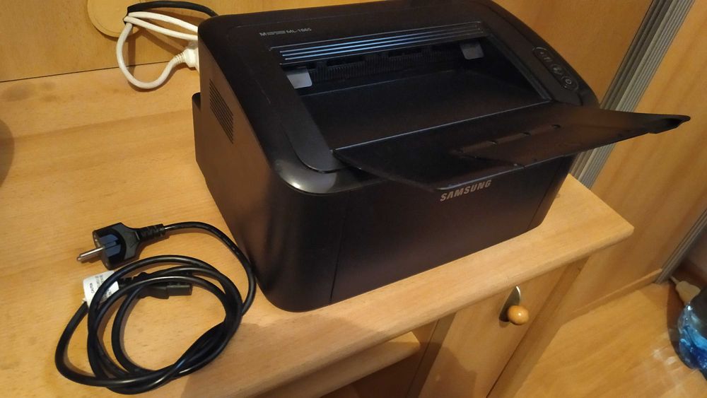 Продавам лазерен принтер Samsung ML - 1665