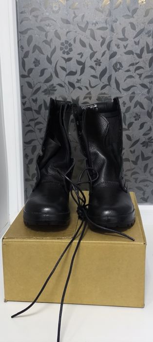 Продам берцы 42 размер