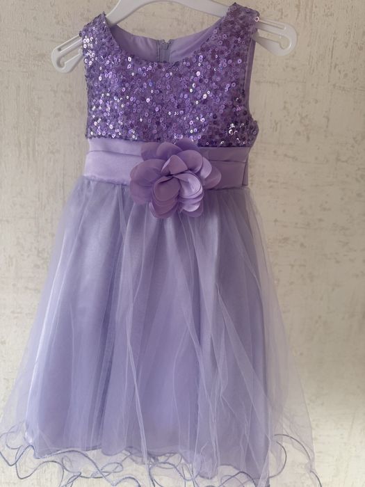 Продам платье праздничное