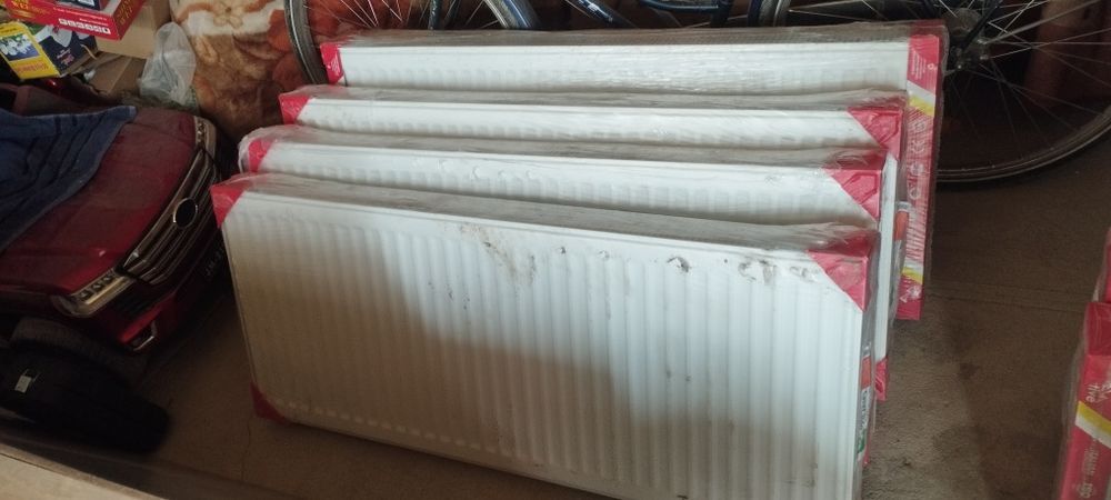 Panelniy radiatorlar sotiladi yangi ochilmagan