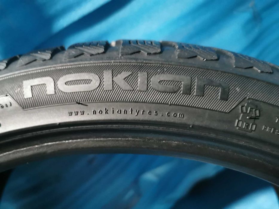 235 35 19 nokian m+s 4 buc