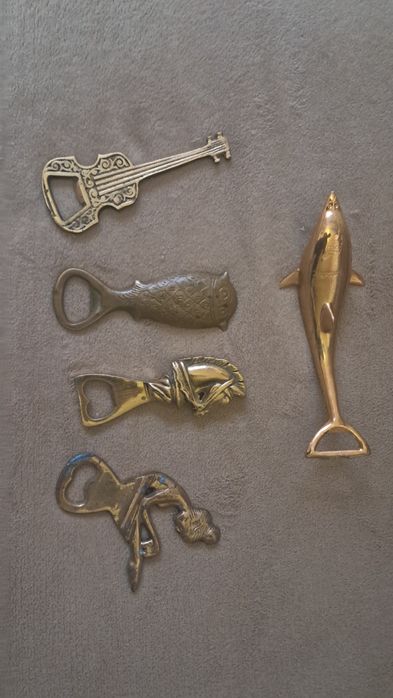 5 desfacatoare  de bere din bronz