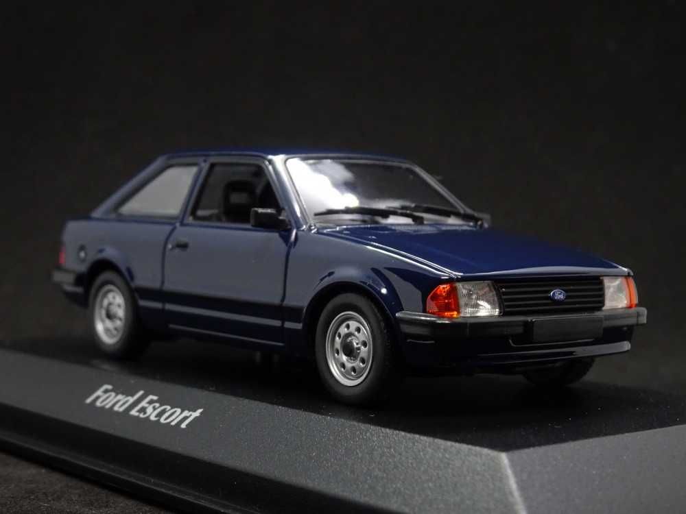 Macheta Ford Escort Maxichamps 1:43