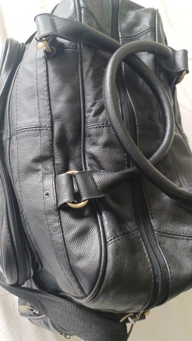 Страхотна спортна голяма  черна кожена чанта,тип сакче