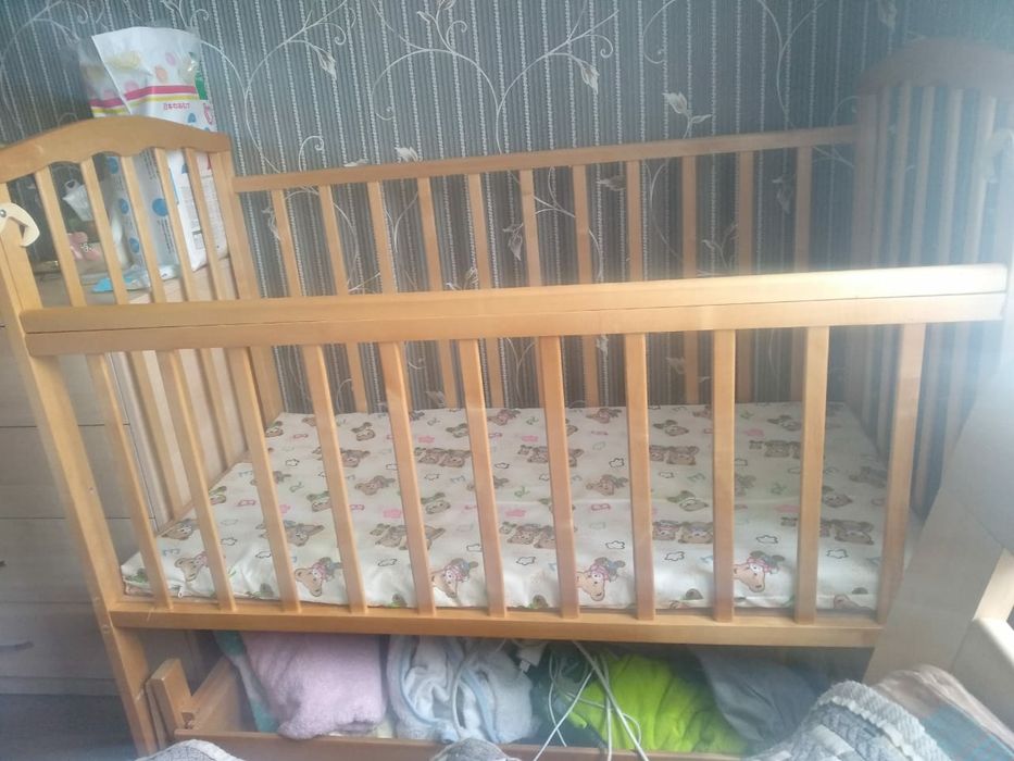 Срочно продам Манеж, детская кровать