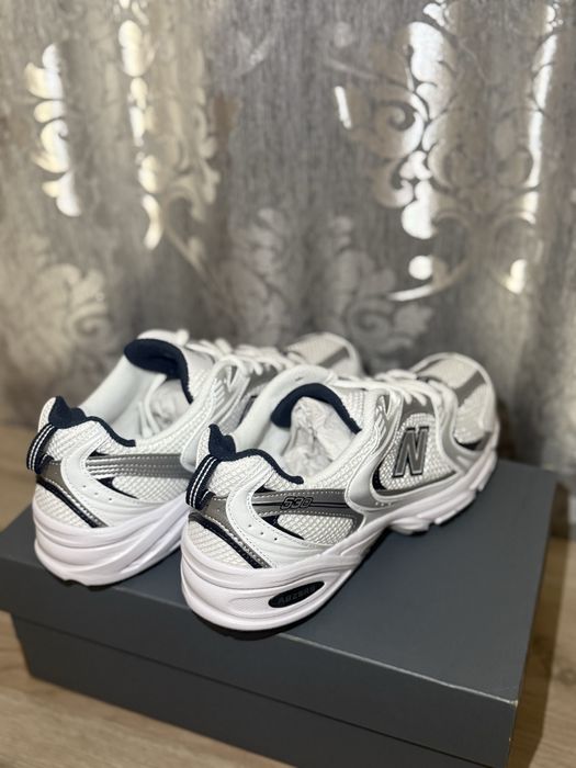 New Balance 530.
