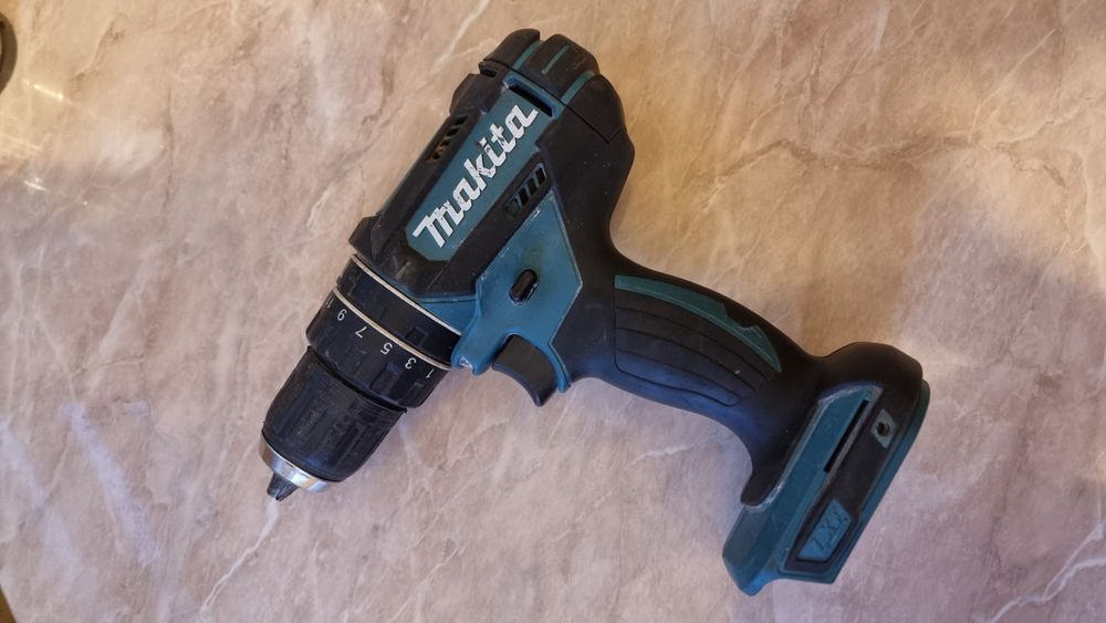 Unelte și scule de firma instalații Makita