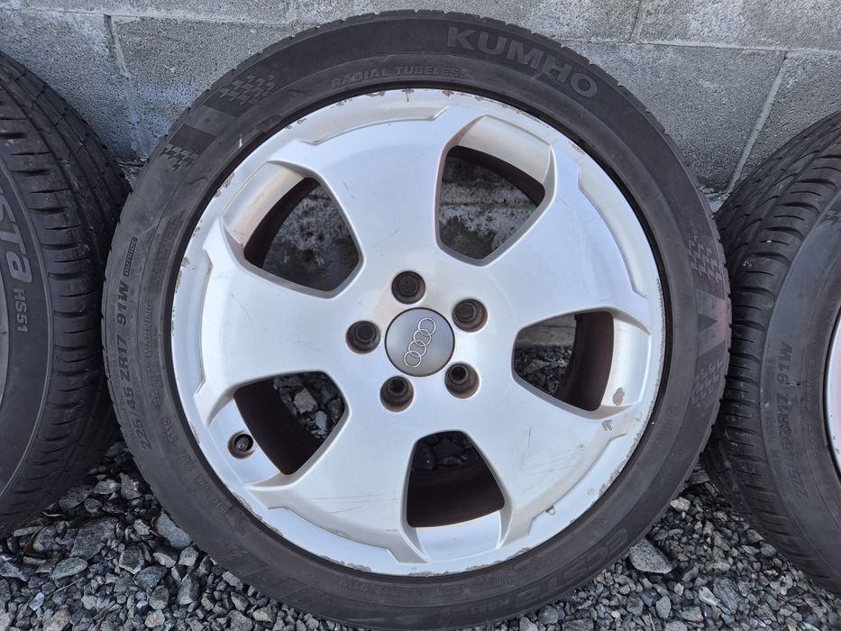 Джанти с летни гуми Kumho 225/45/17 Audi 17 цола