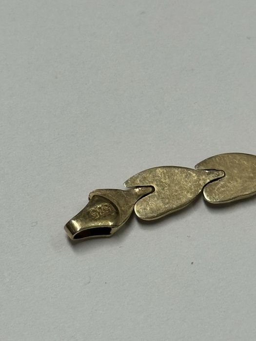 златна дамска гривна 5.6гр 14к 585