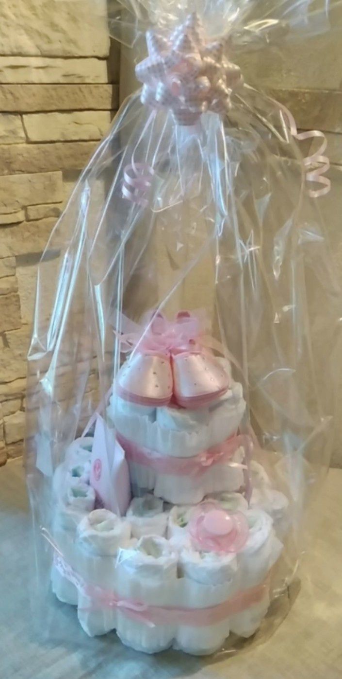 Торт из памперсов шикарный подарок новорожденным