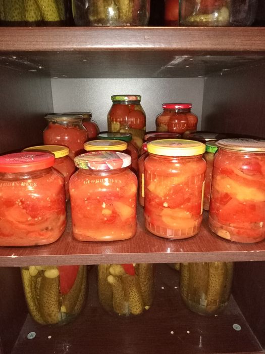 Продам лече огурцы маринованные и кампот.