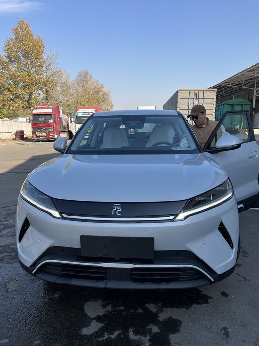 Byd yuan up 3poztisiyasi nalichida