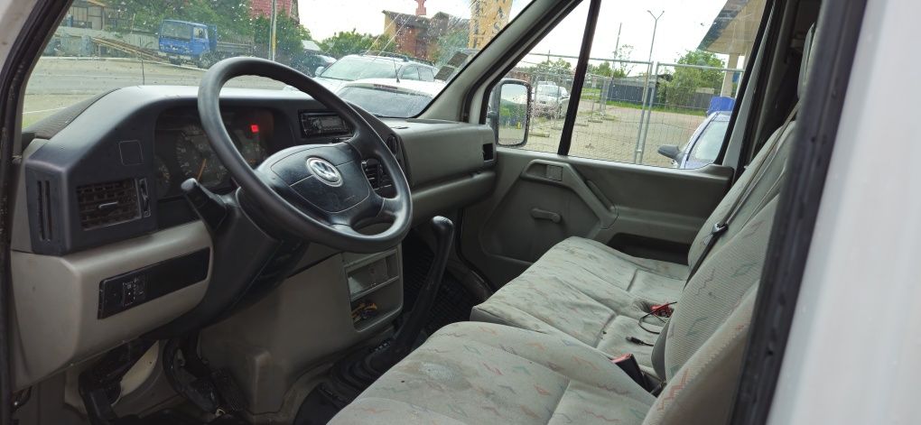 ww lt 2.5 diesel 8+1 locuri 2004