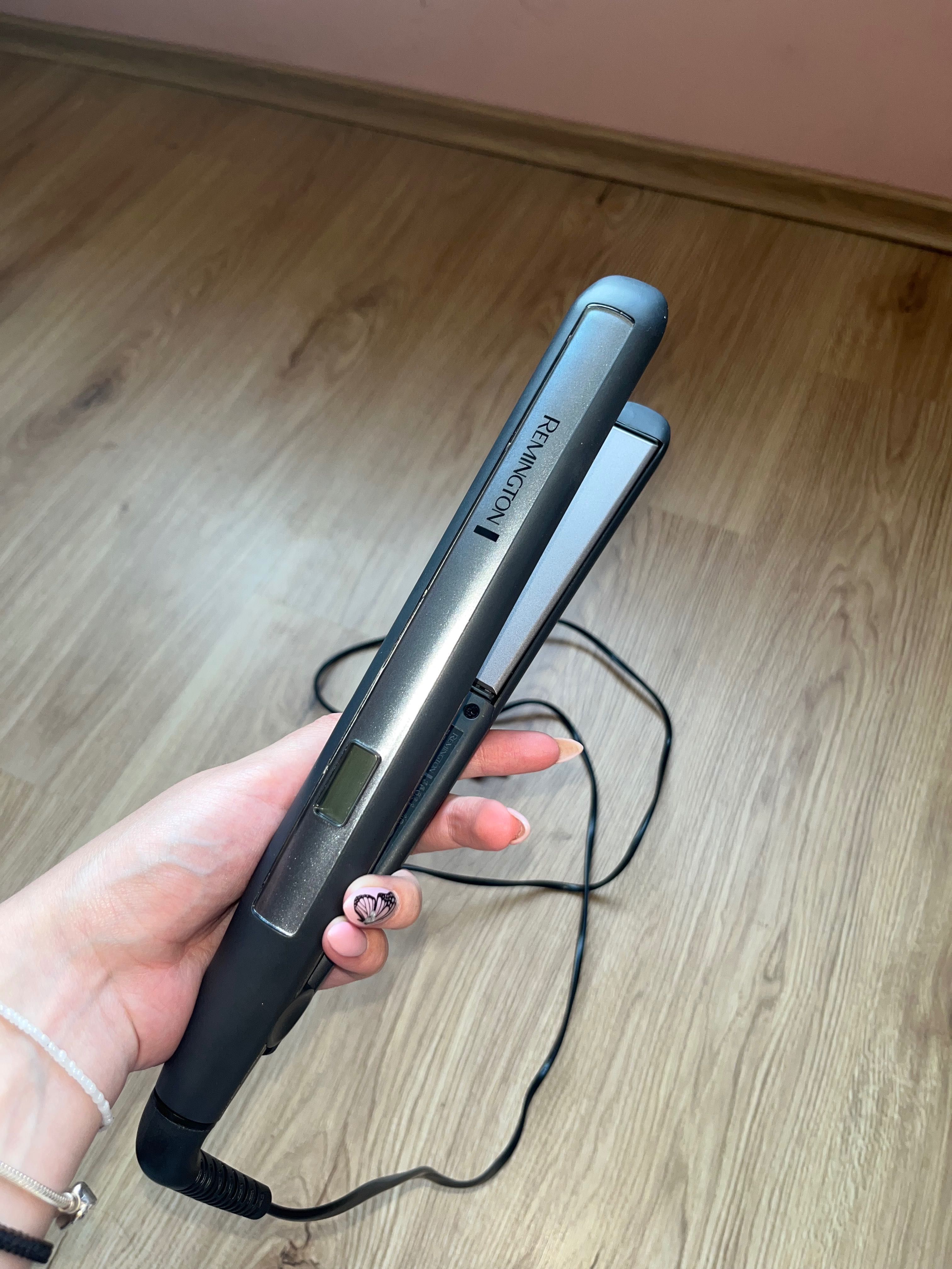 Продавам преса за коса Remington