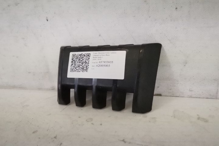 Capac Distronic Grila Centrala Original In Stare Buna Skoda  Scala  1