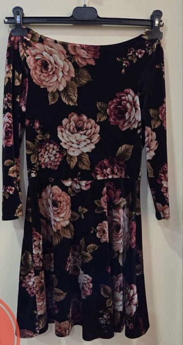 Rochita nou nouta marimea m