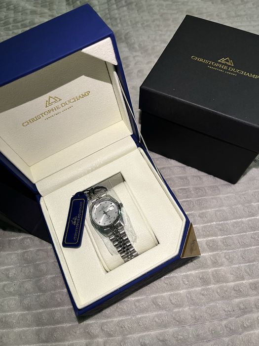 Дамски часовник.