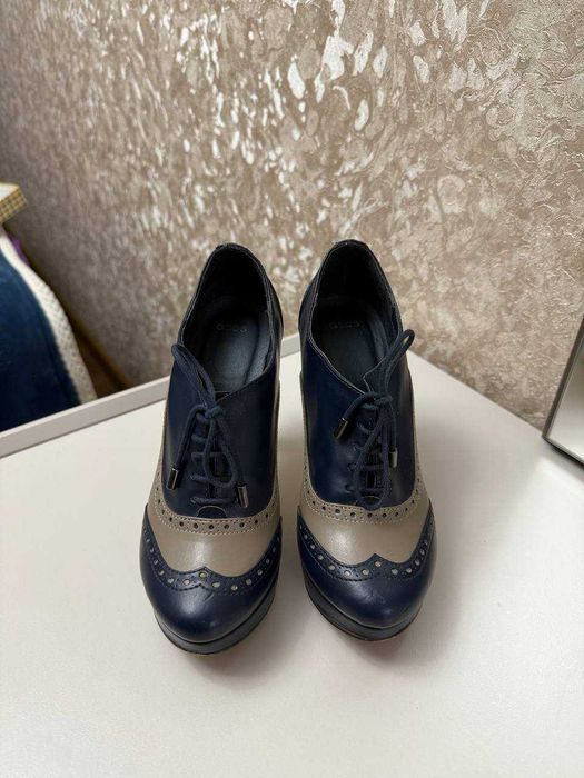 Продаются Ботинки на каблуке ASOS