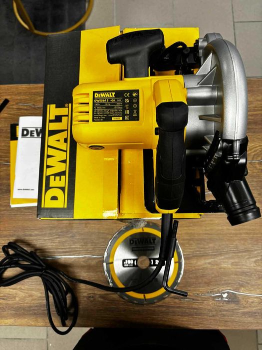 Чисто Нов Циркуляр ръчен Dewalt DWE5615, 1500 W, 190 мм