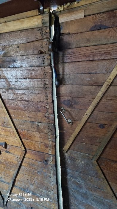 Ворота  гаражные утепленые  обшитые дубом за лакерованные