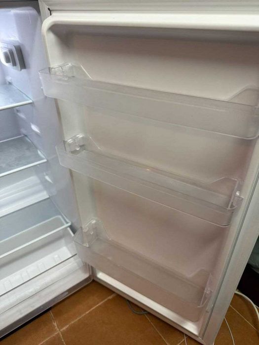 Продаваме хладилник