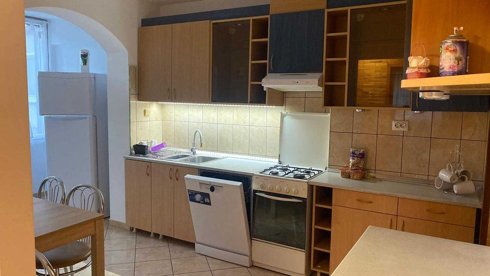 INCHIRIEZ ap. 3 Camere  Zalau Str. CRISAN BL 80