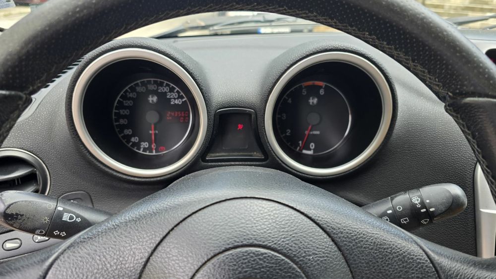 Продавам Алфа ромео 156sw цяла за части или на части