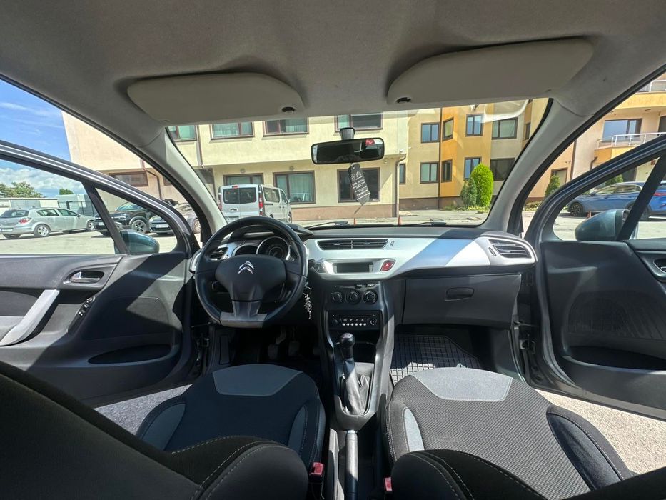 Продавам автомобил