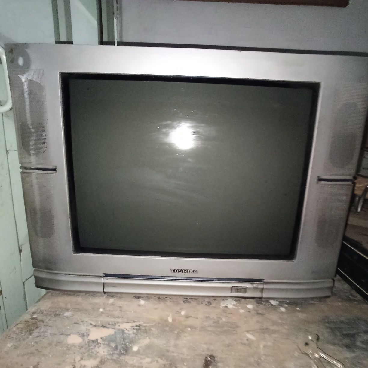 Телевизор старый , рабочий