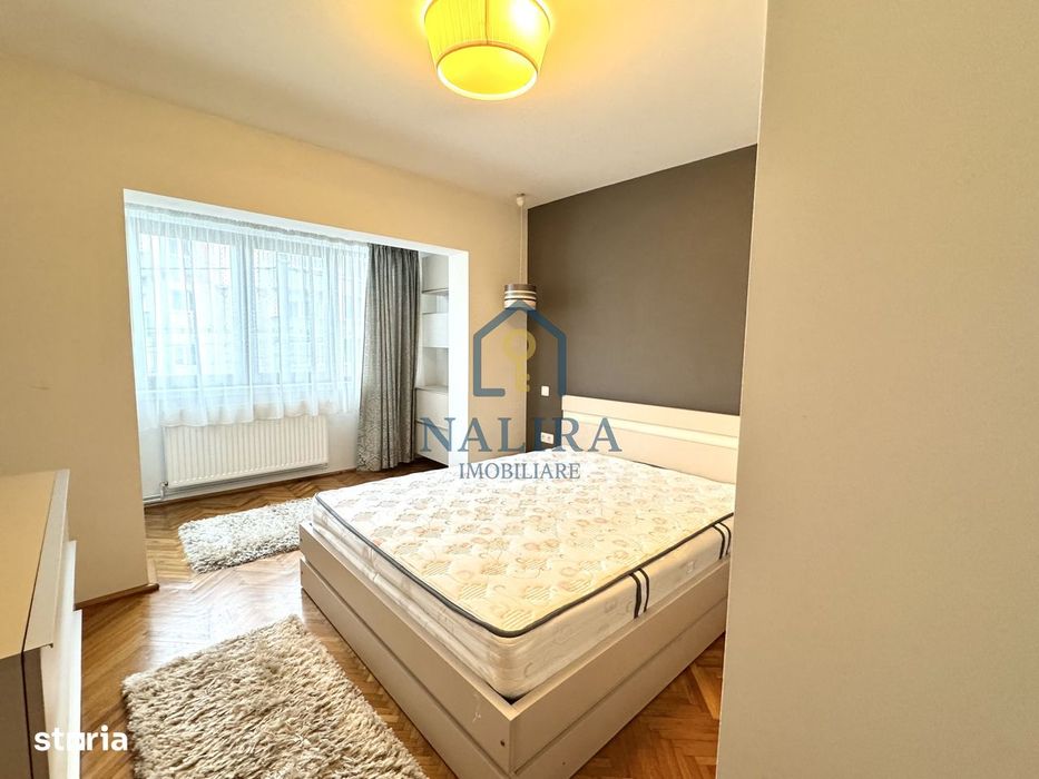 Inchiriere apartament - 3 camere + garaj zona centrala