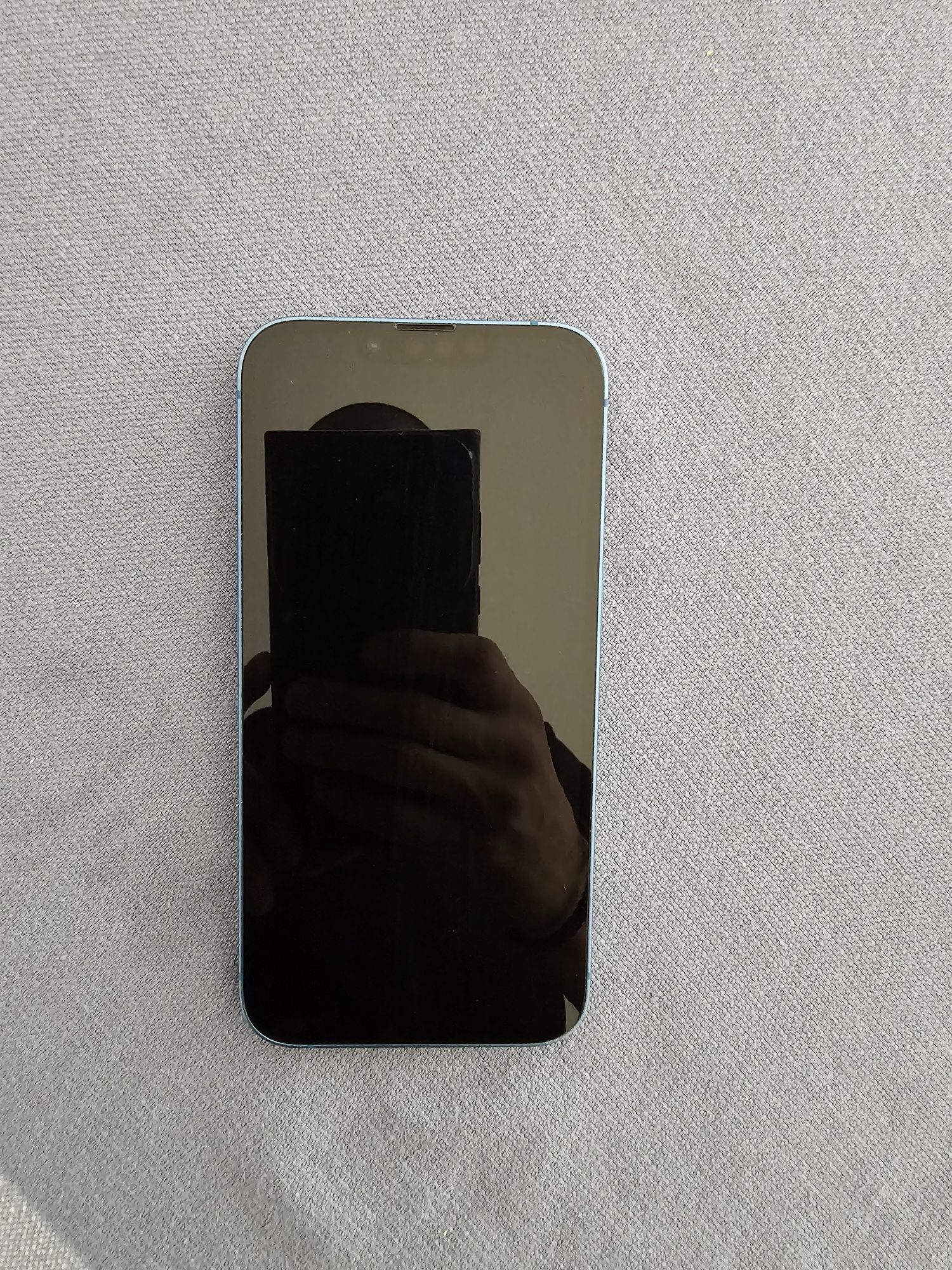 Vând iphone 13 albastru de 128 GB 2200 lei