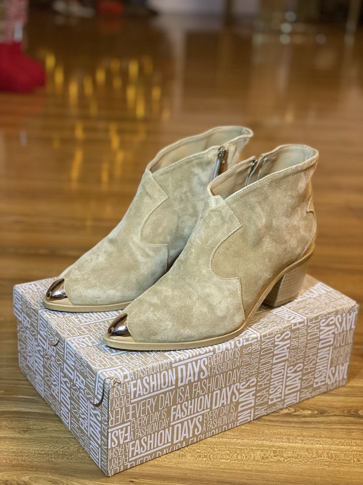 Botine piele întoarsă