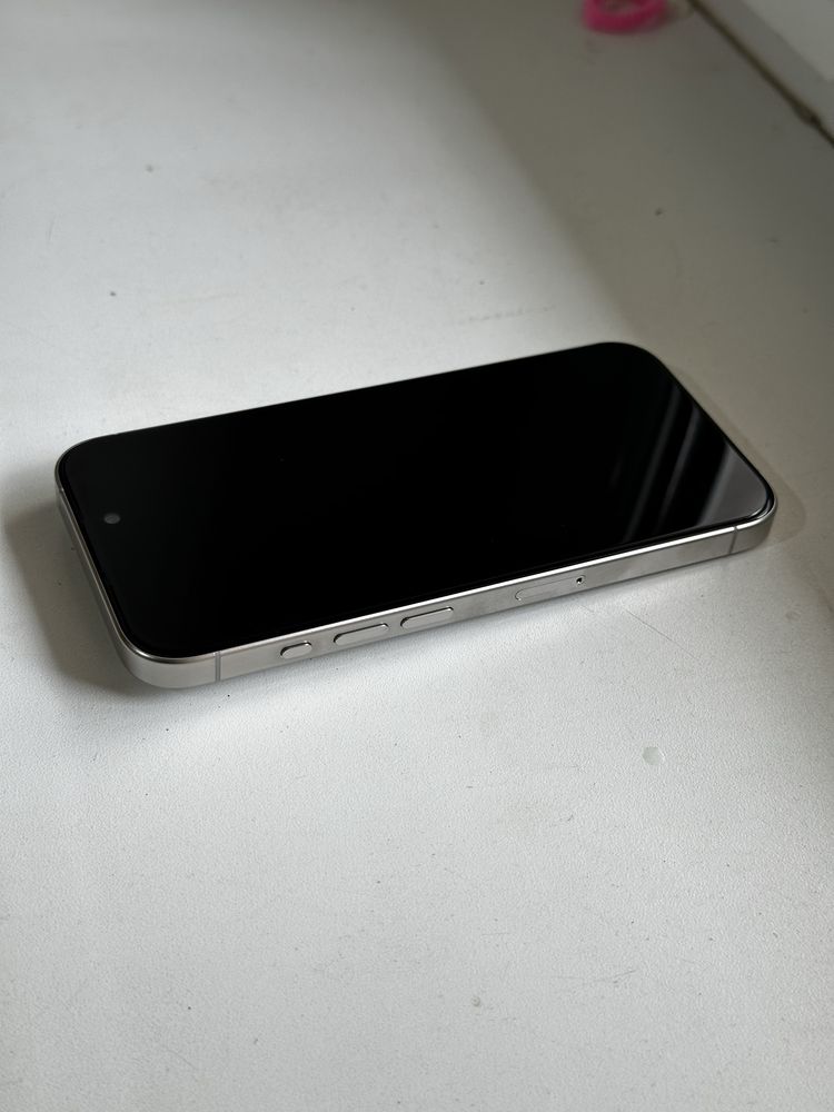 Срочно продам Iphone 15 pro 256 gb