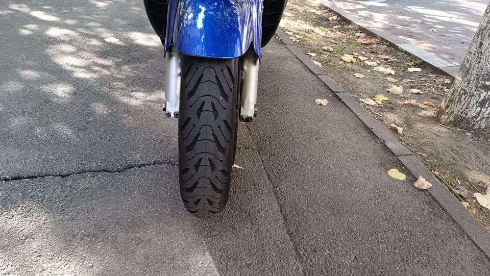Honda cb1100. X11 hornet
