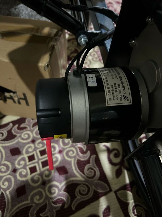 Многофункциональная коляска с жрстиком и аккумулятором новая скаробкой