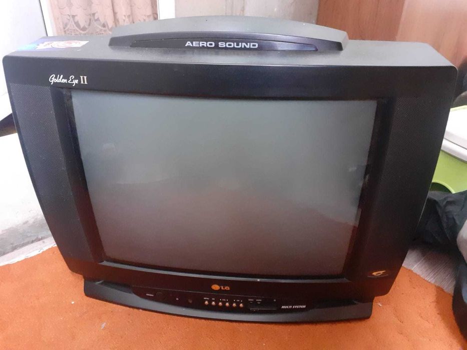 Телевизор LG Golden Eye