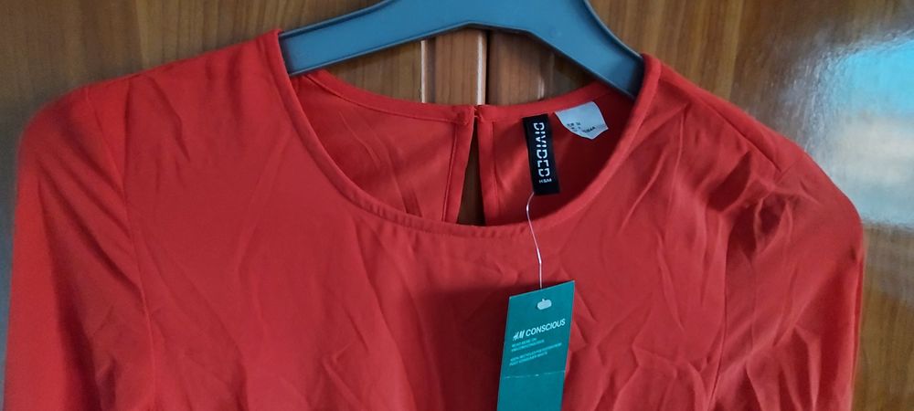 Rochie  cu fronseuri rosie dama Hm 36