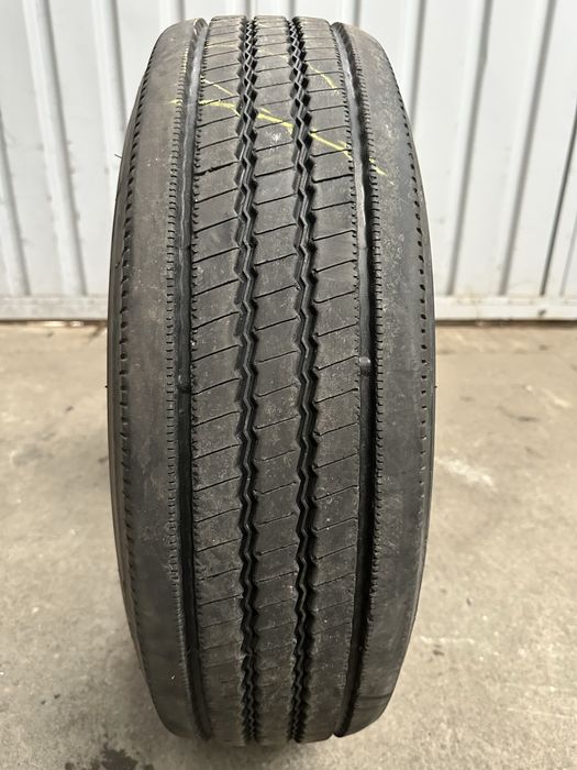 Anvelopă 215/75 R17,5 cu indice de greutate 135/133J