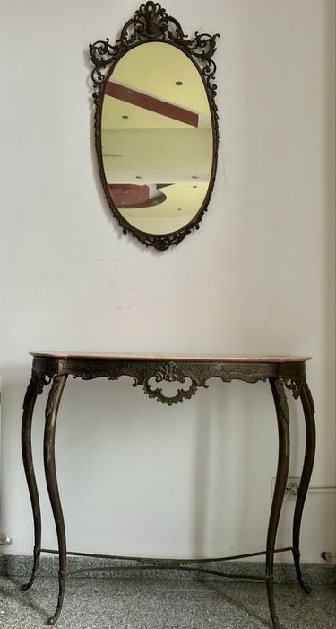 Consola cu oglinda