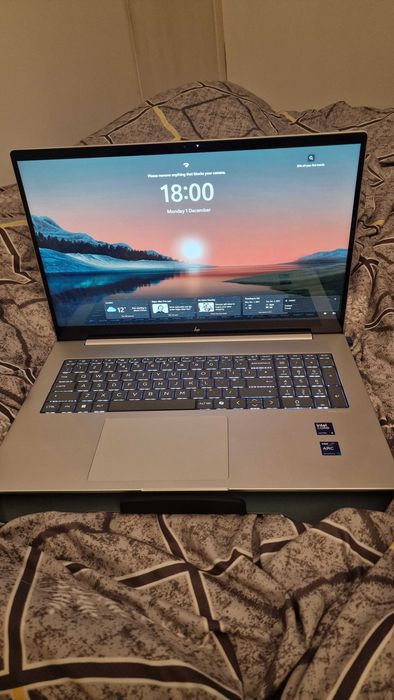 Laptop HP Envy 17 Inch full tactil