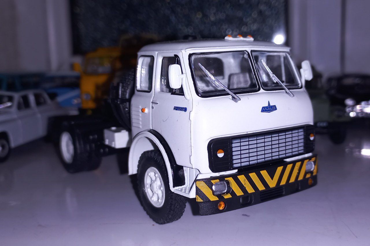 Maz 5428 model 1.43