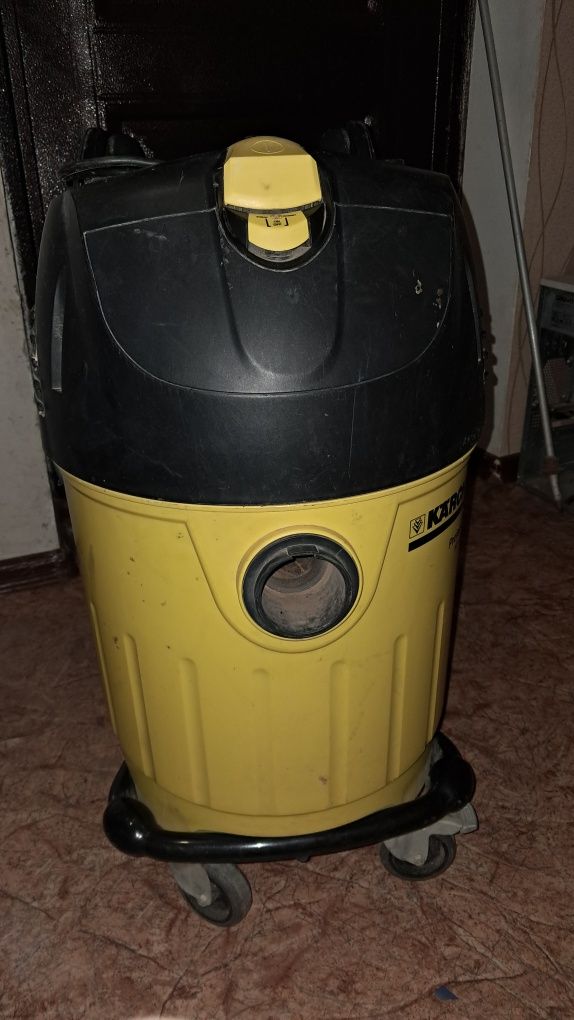 Продам пылесос Karcher